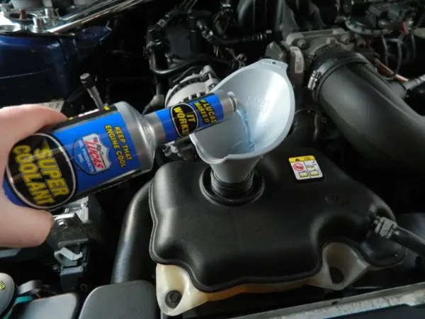 Lucas Oil Super Coolant Additive - Image 4